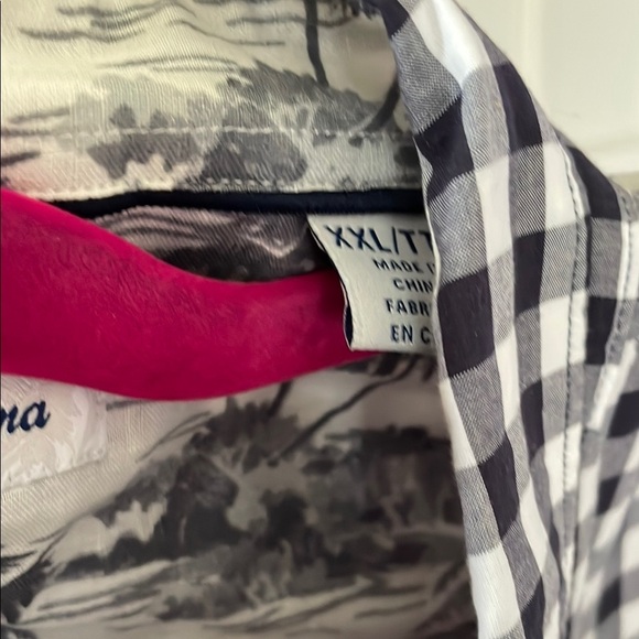 Tommy Bahama Michigan Logo Navy and White Casual Button Down Shirt - Picture 4 of 7